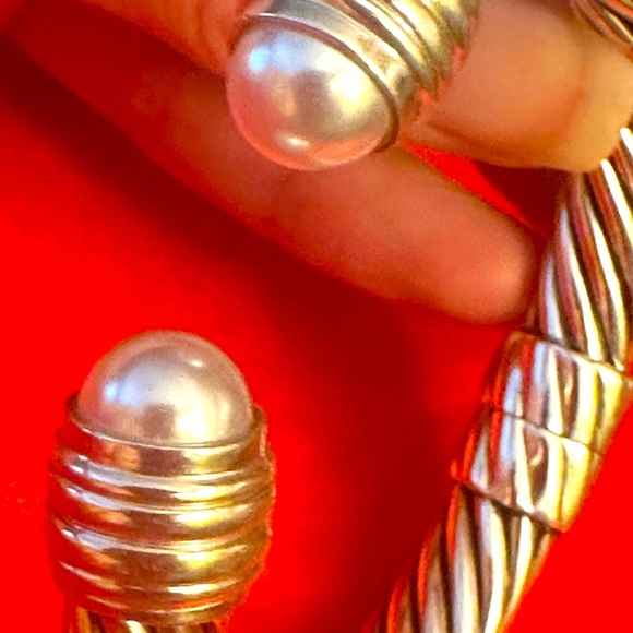 WOW POSHMARK - Authentic David Yurman Sterling Silver Bold Pearl Bangle Bracelet - Picture 1 of 15